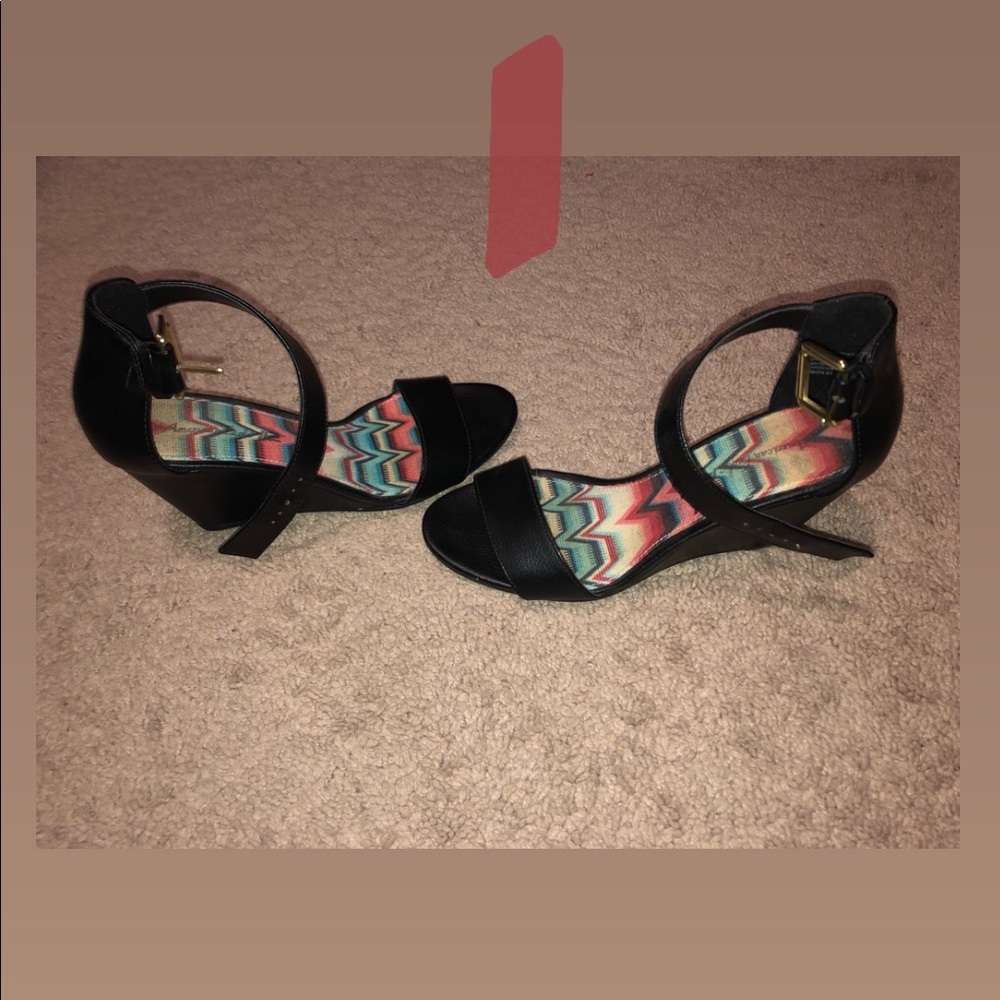 Black Wedges